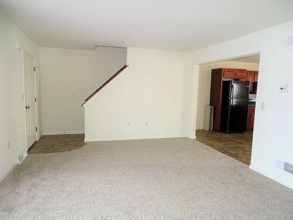 3 bed, 1.5 bath, 1440 sqft, $1,695 — Photo 2