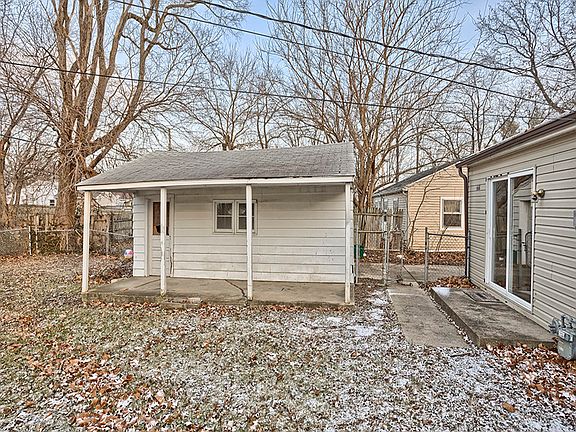 3rd image of 1406 Briarcliff Dr