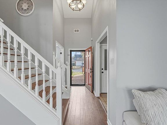 4th image of 164 Danbrooke Dr