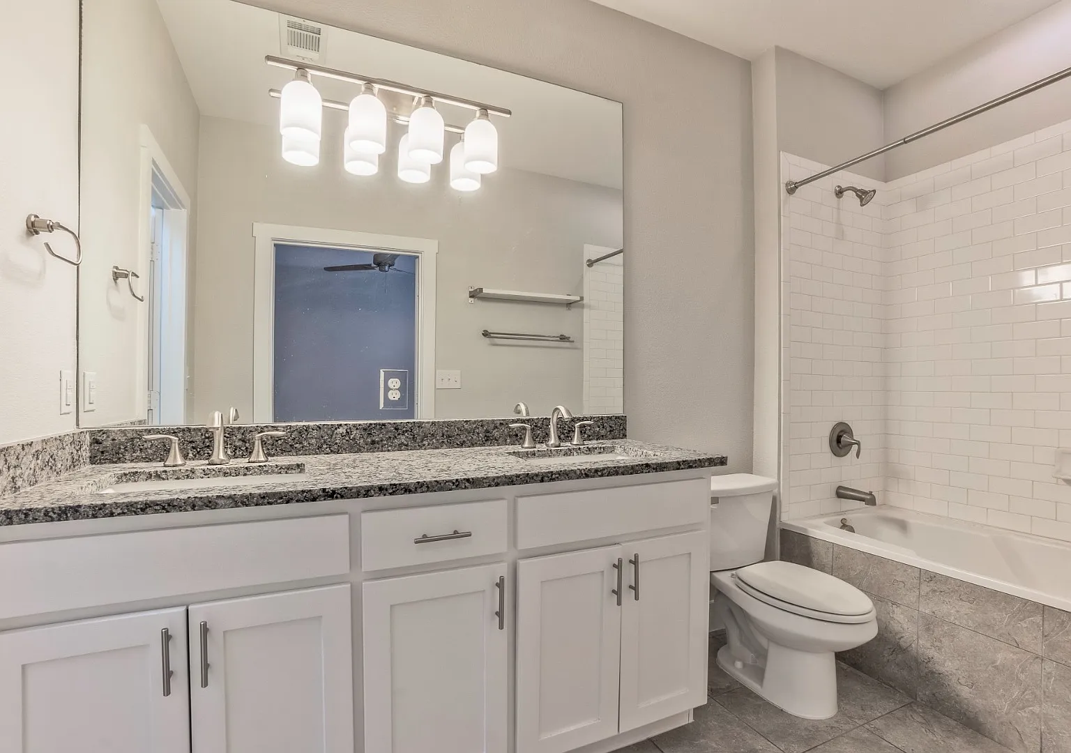 2 Bed Townhome in Lower Greenville — Photo 2