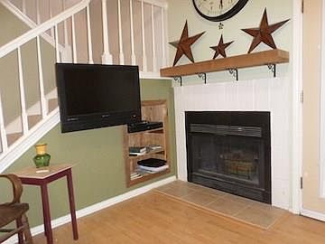 4th image of 1416 Meadowood Village Dr