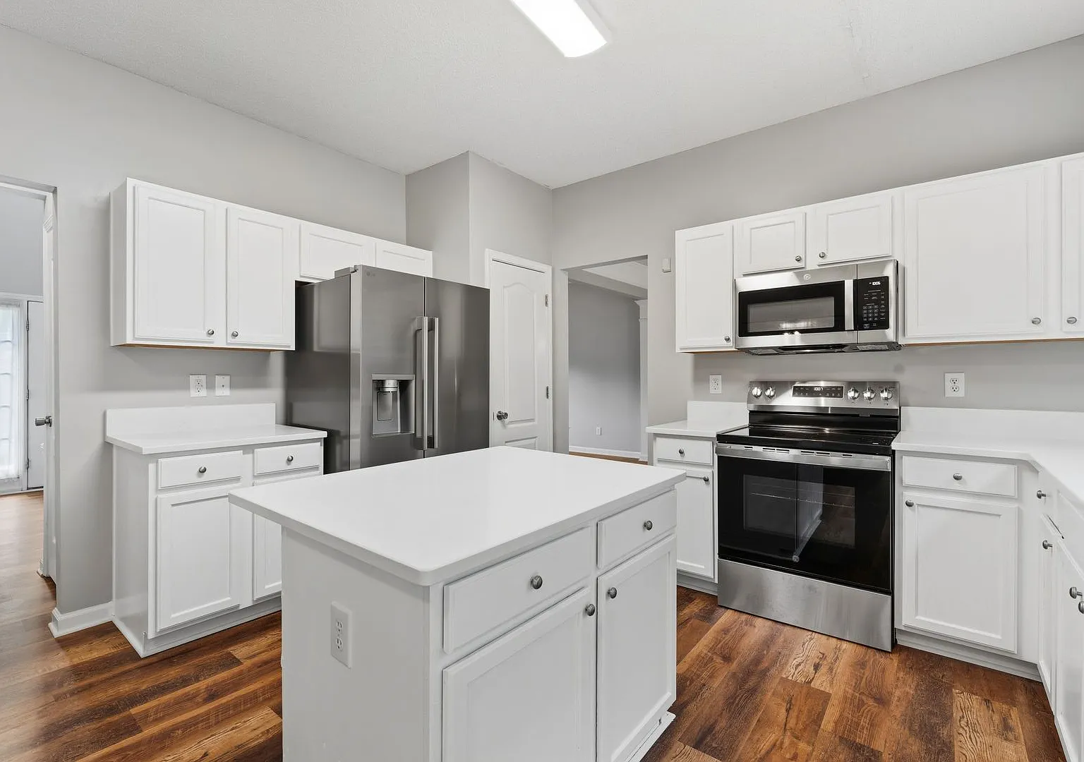 Freshly Renovated 4BR Home in Prime Apex Location - Move-In Ready! — Photo 4