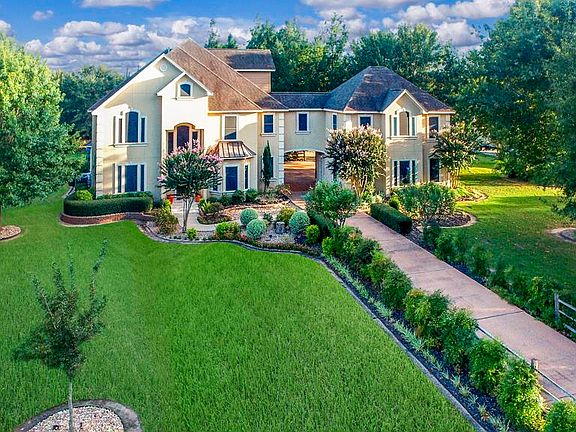 2nd image of 200 Creekside Ct
