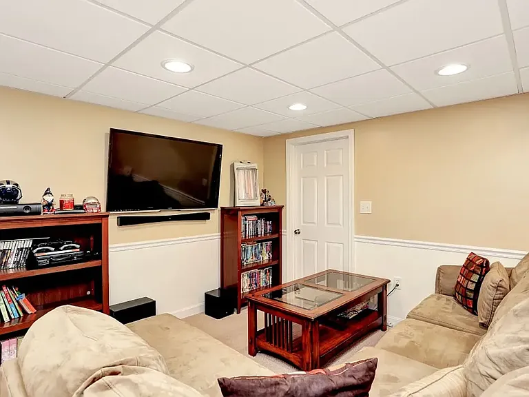 45 Scheffler Dr — Photo 11
