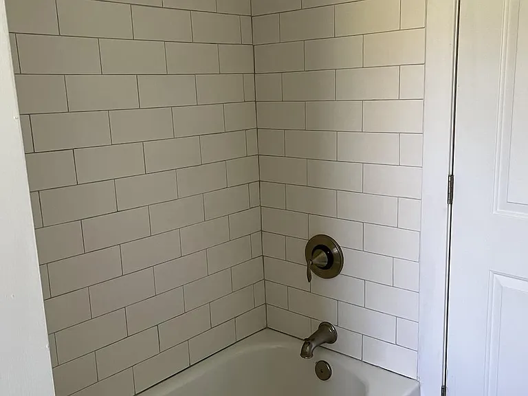 205 S Church St — Photo 3