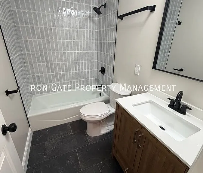 1022 Russell Blvd #B — Photo 13