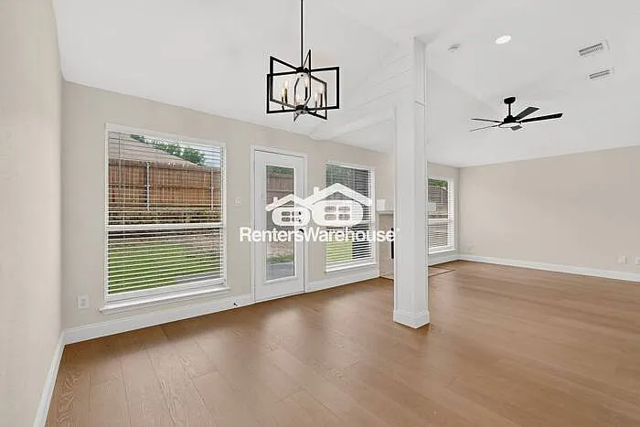 9113 Warren Dr — Photo 12