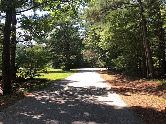 4th image of 100 Magnolia Dr