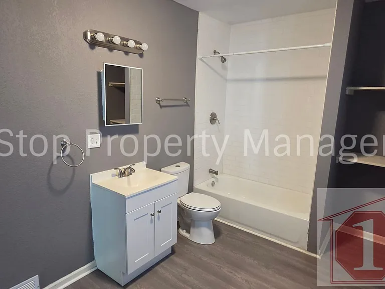 501 Kensington Ave — Photo 18