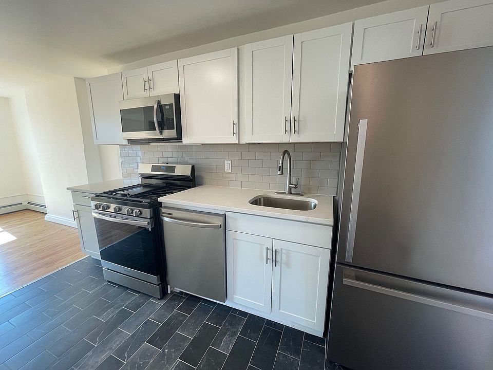 1st image of 6 William St APT 3