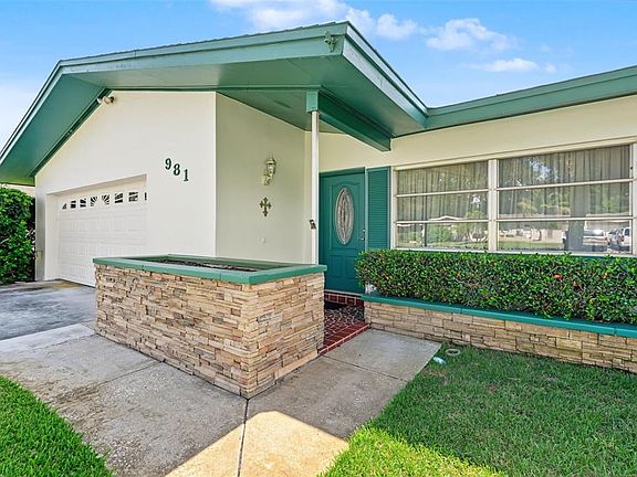 4th image of 981 STEPHEN FOSTER DRIVE