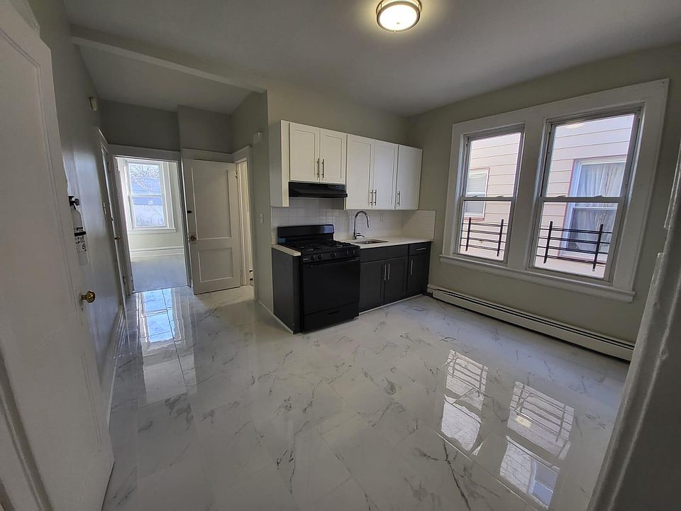 1st image of 118 Brookdale Ave APT 1