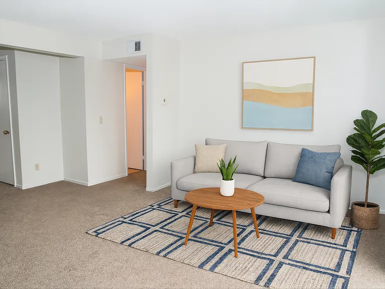 4919 Davenport St #3 — Photo 2