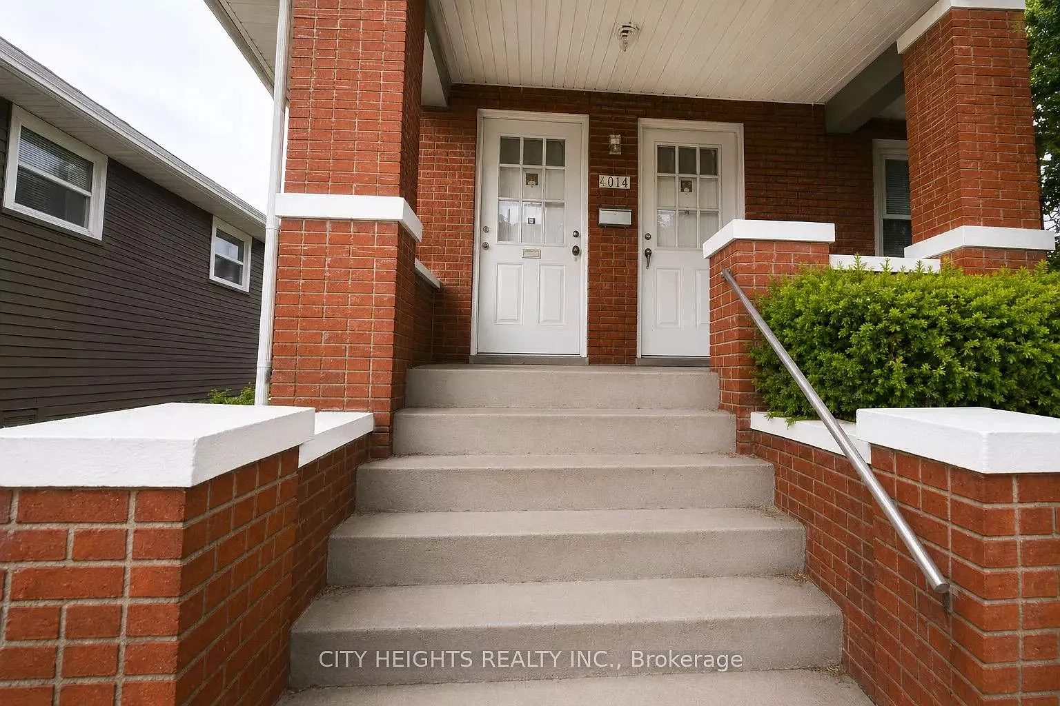 3 bed, $1,800 — Photo 1