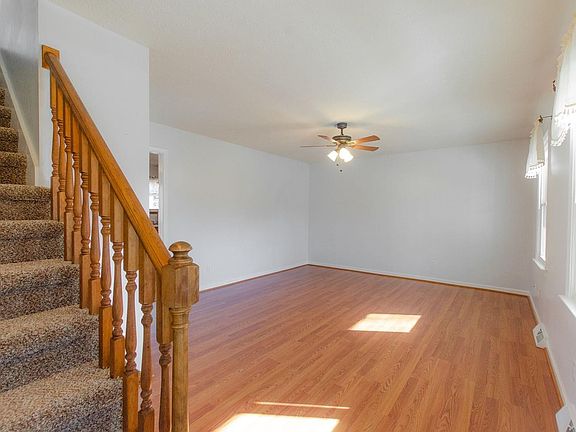 4th image of 201 Whistlewood Ct