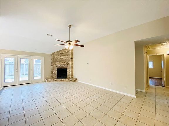 3rd image of 3727 Bartons Ln