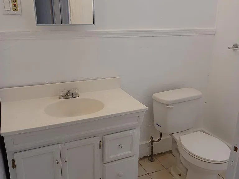 2 Donald St #4 — Photo 4