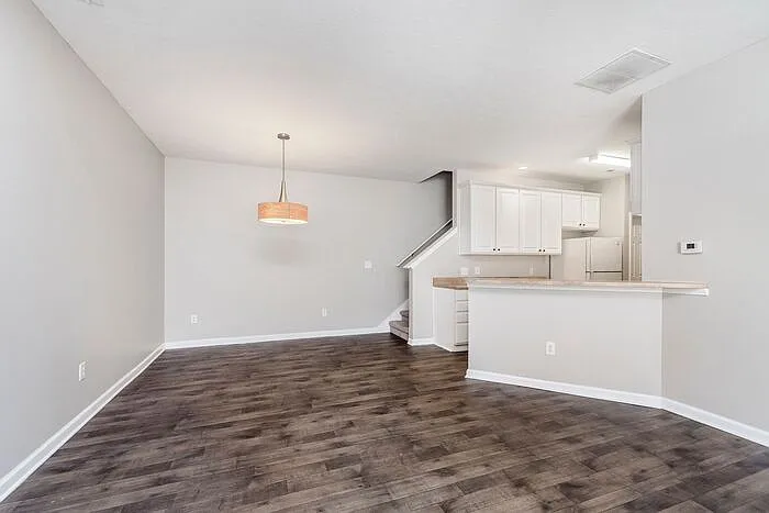2360 Colfax Ln — Photo 8