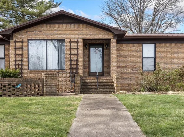 402 Tamarind St, Harrison, AR 72601