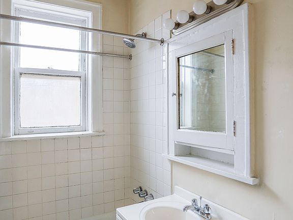 4th image of 4911 N Glenwood Ave #1A