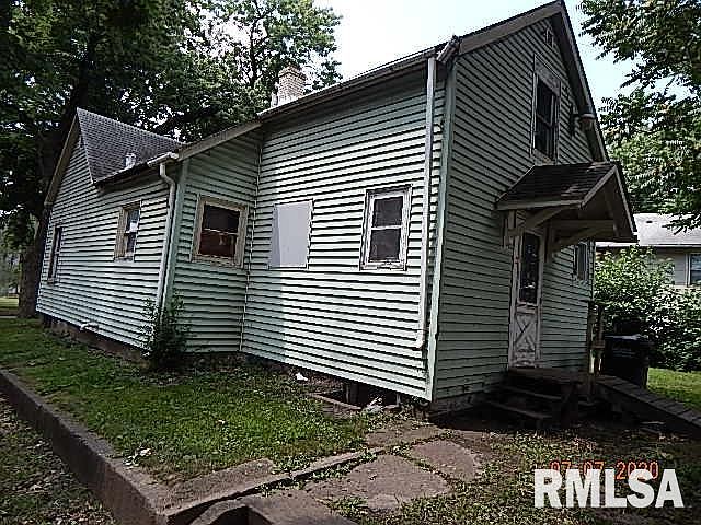2nd image of 1302 W 6th St