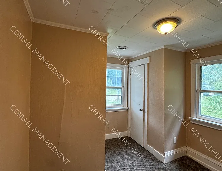 3208 Holly Ave — Photo 7