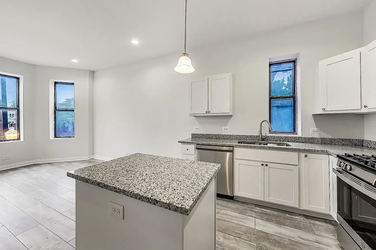 3 bed, 1000 sqft, $2,095 — Photo 4