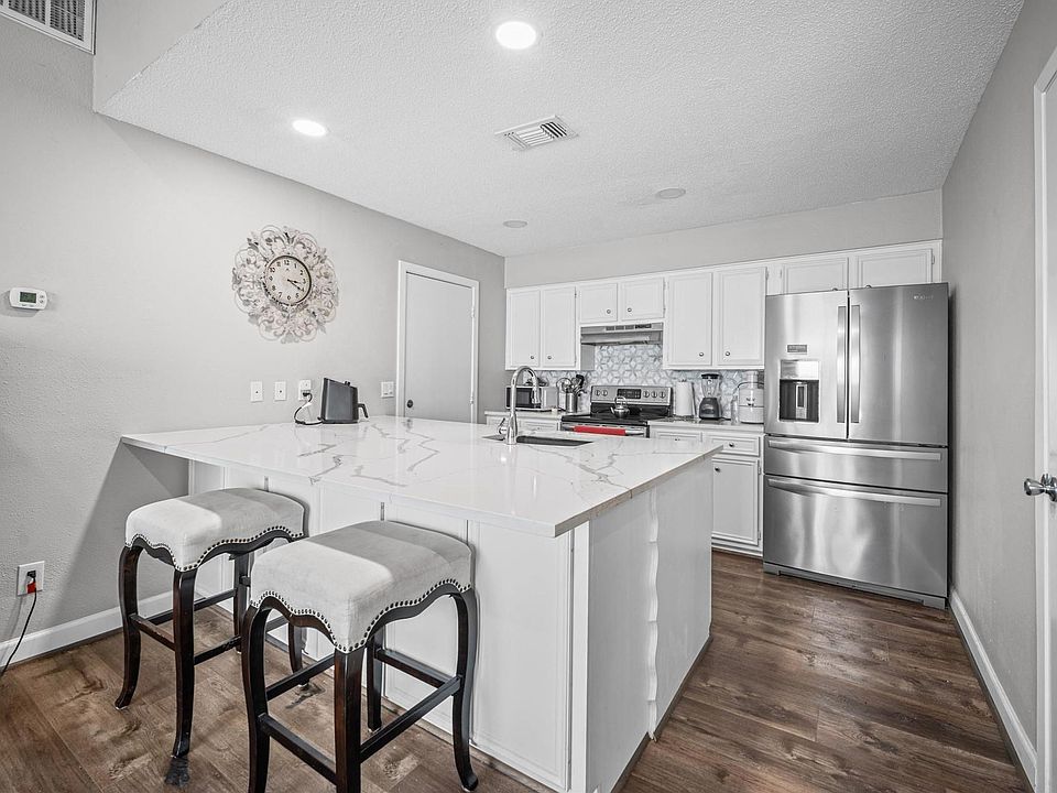 1st image of 3010 Whitman Dr