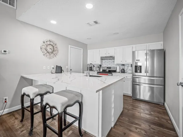 3010 Whitman Dr, Montgomery, TX 77356