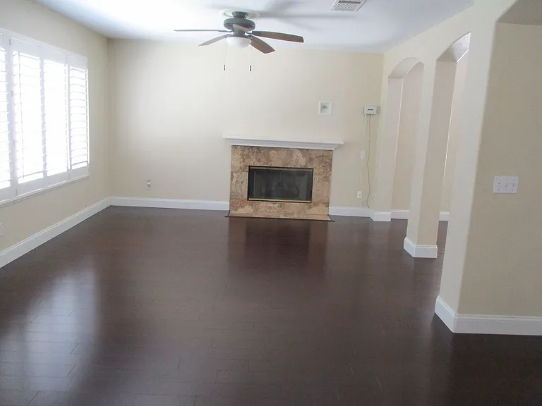 1411 Livingston St — Photo 2