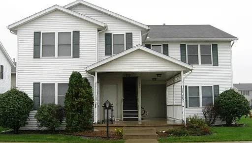 217 Stonewall Court — Photo 2