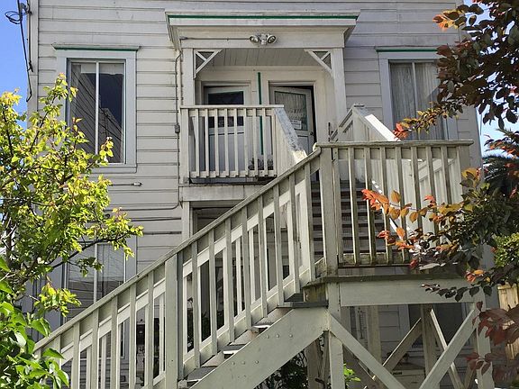 2nd image of 743 Elizabeth St
