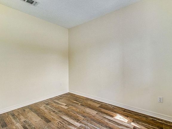 4th image of 6578 Eagle Crest Dr