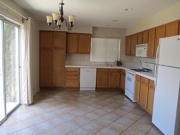 3rd image of 1240 Longmeadow Dr