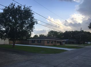 207 Country Village Dr, Raceland, LA 70394