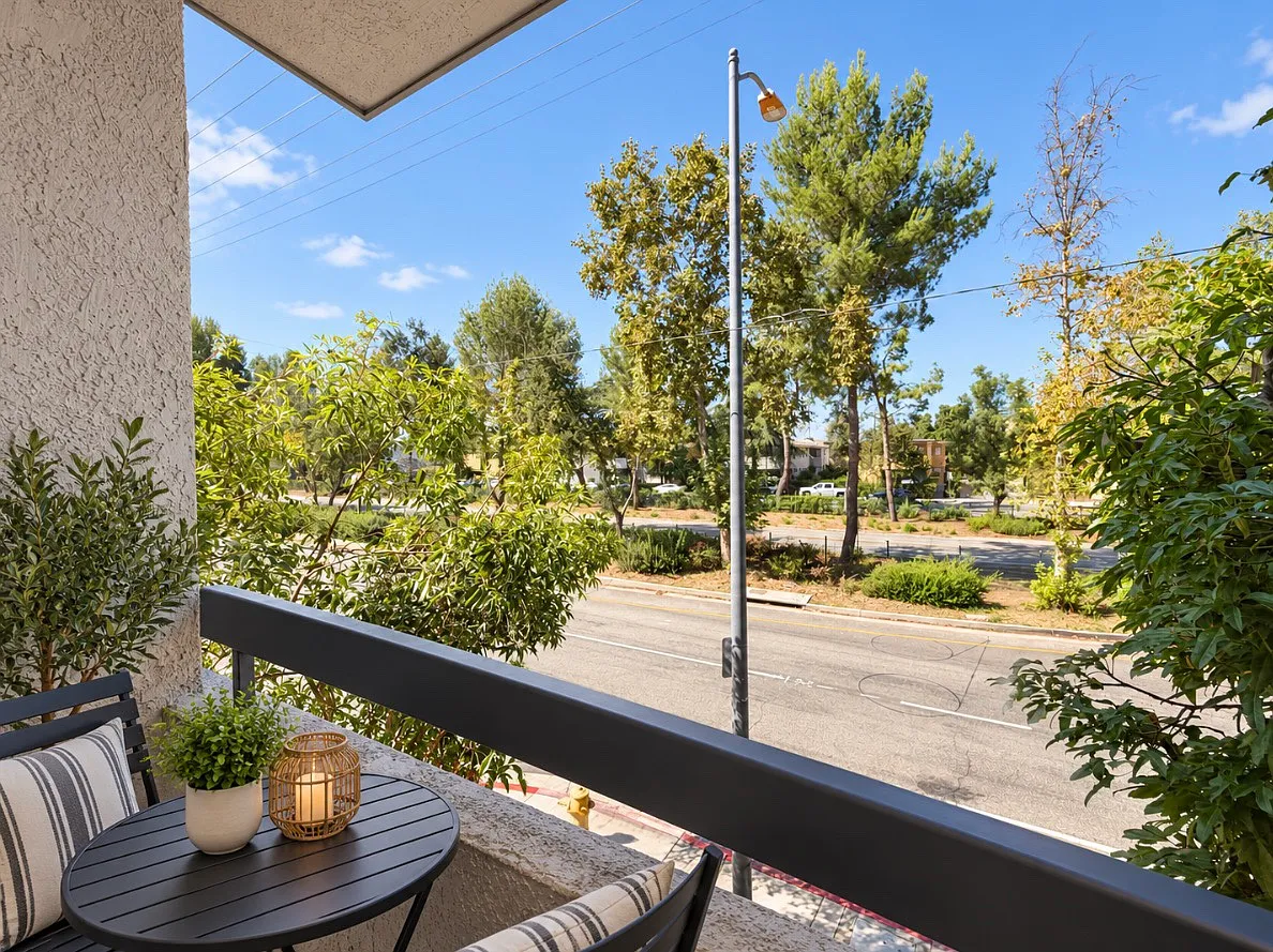 2 bed, 1200 sqft, $2,775 — Photo 3
