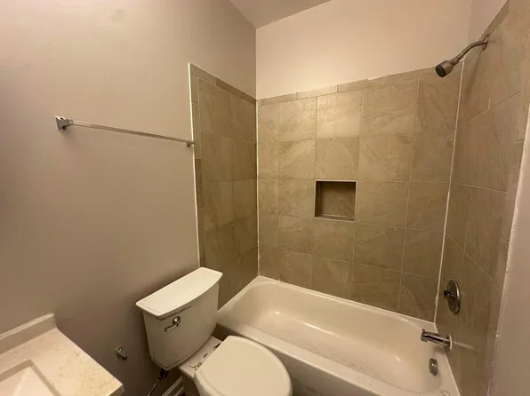 2205 16th St SE APT 4, Washington, DC 20020