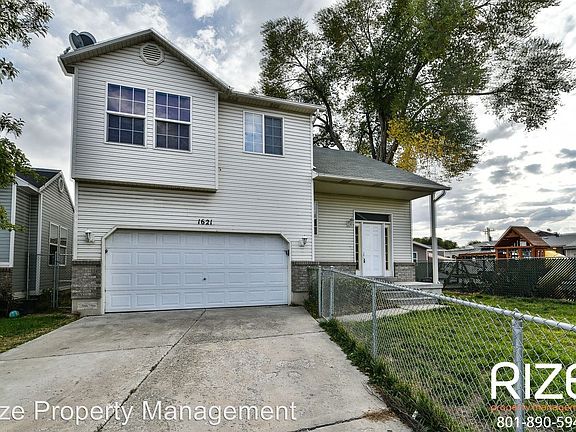 3rd image of 1621 W Blue Grouse Way
