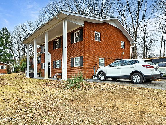 3rd image of 6521 Kanuga Dr