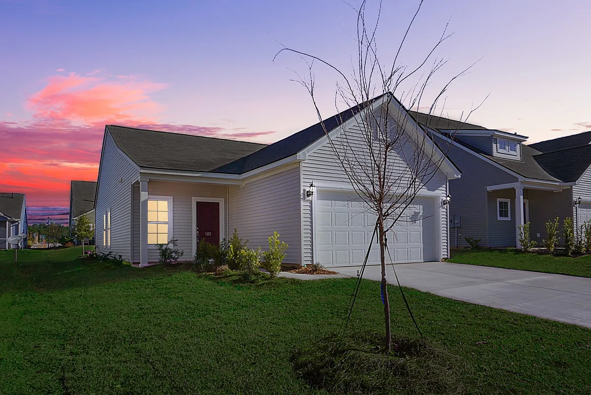Building Photo - 123 Chaste Tree Cir
