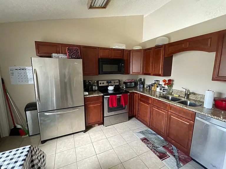 160 Loma Bonita Dr — Photo 1