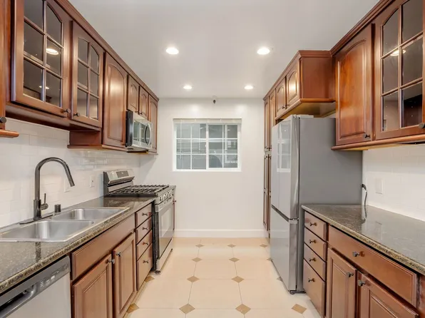 317 S. Hamel Road - Exclusive Boutique Living in Prime Beverly Hills Adjacent, 317 S Hamel Rd APT C, Los Angeles, CA 90048