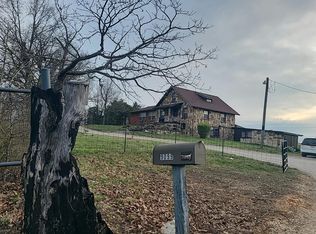 9099 Holly Ln, Mountain Grove, MO 65711