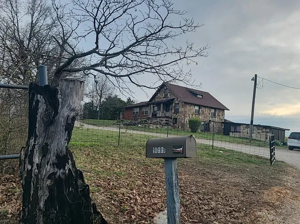 9099 Holly Ln, Mountain Grove, MO 65711