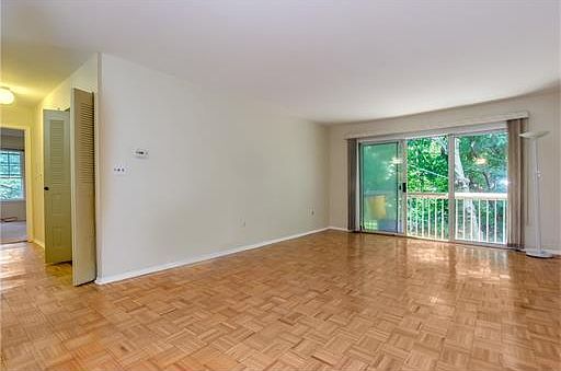 5th image of 361 McDowell Dr #361