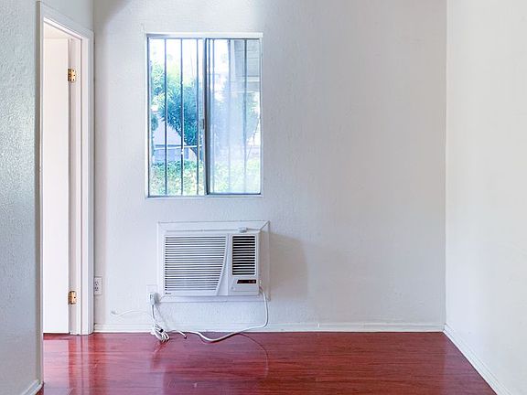 2nd image of 821 N Vendome St APT 7