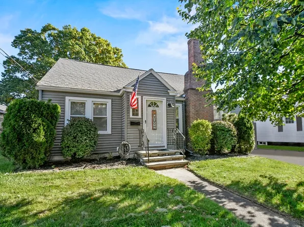 21 Calumet Ave, Worcester, MA 01606