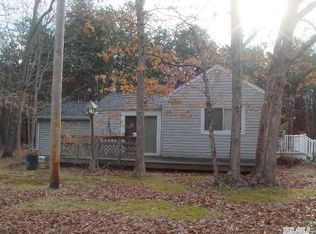 59 Sally Ln, Ridge, NY 11961