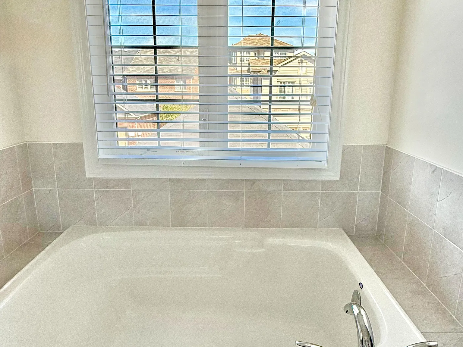 1 bed, $1,200 — Photo 4