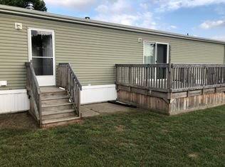 802 Peacock Ln, Mishawaka, IN 46545